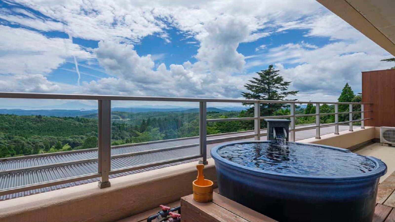 3rd floor, 73㎡ Japanese-Western style room with ceramic open-air bath