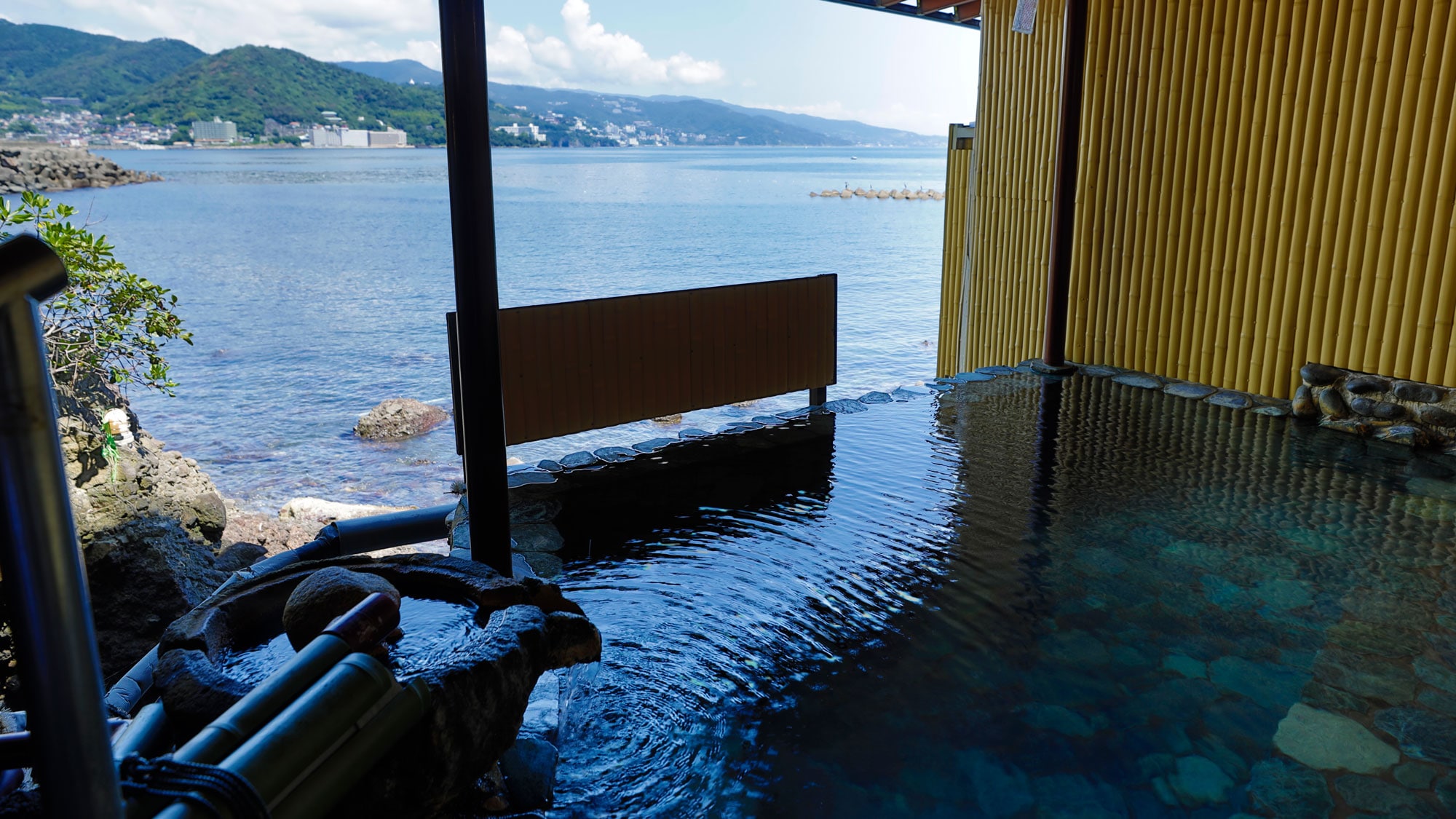 Large bath: Open-air bath