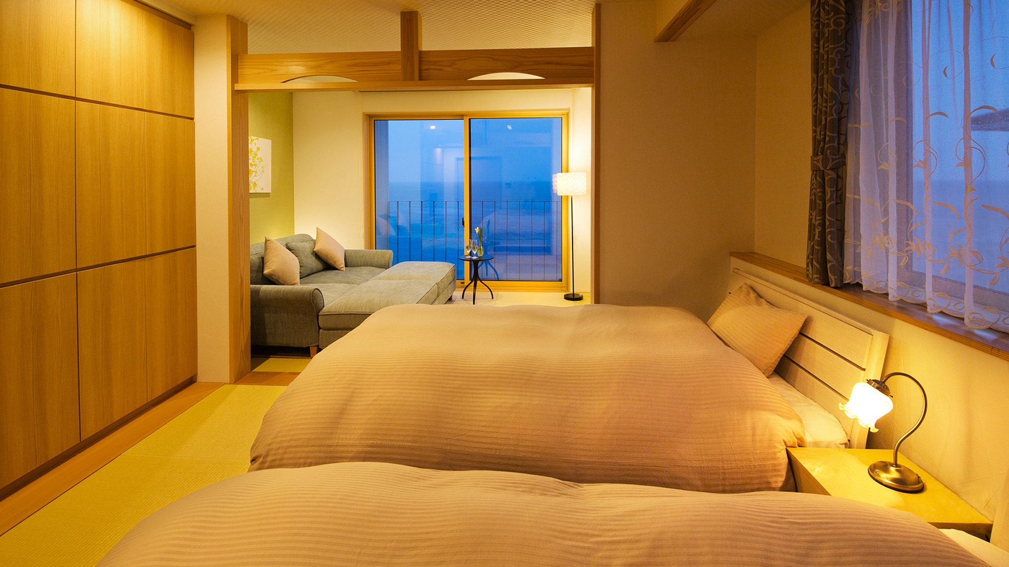 The Japanese-Western style room, the only one of its kind in the hotel, is so pretty you'll want to take photos of it.