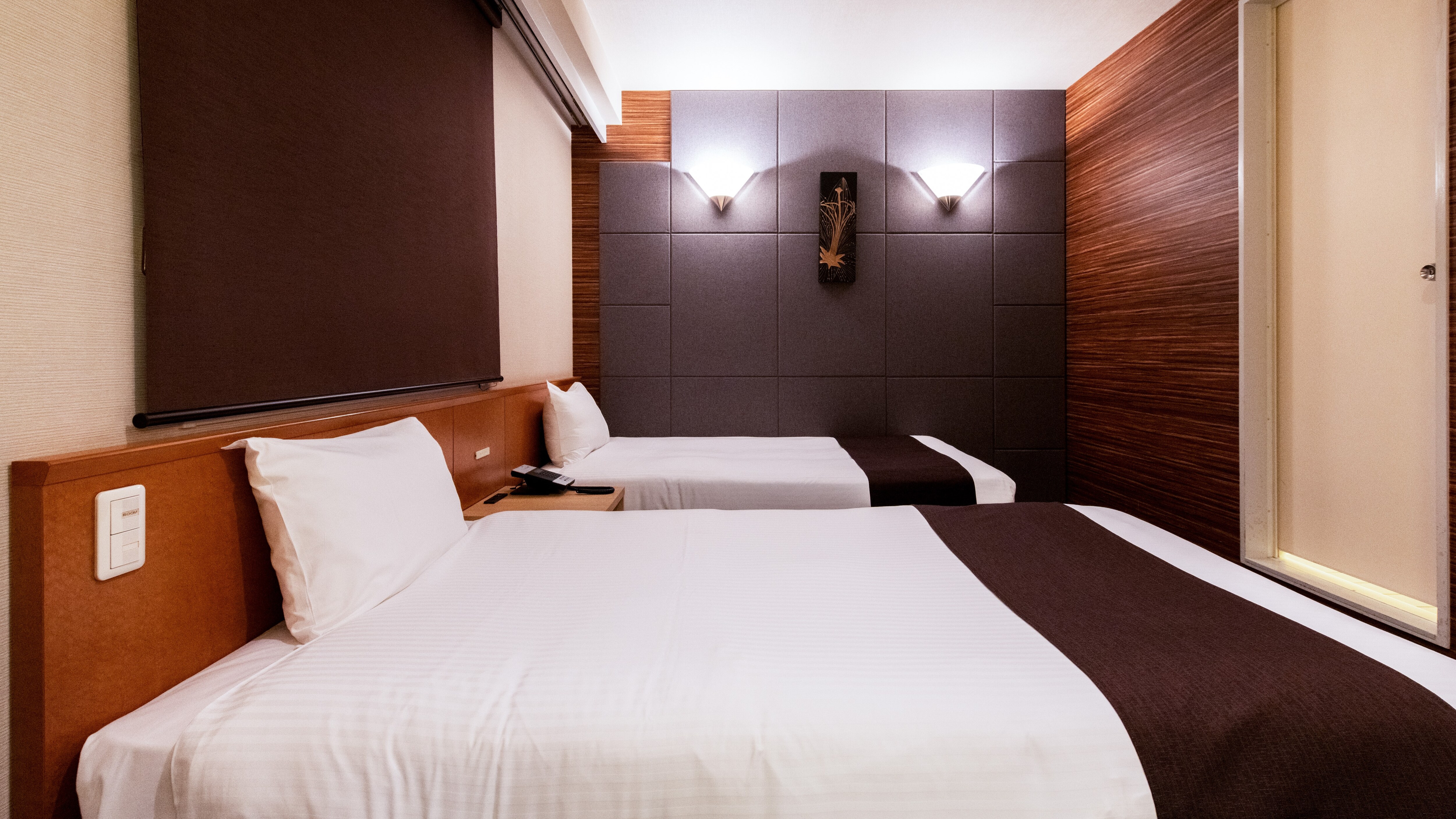 *Twin: Simmons mattresses. The highest quality mattresses chosen by first-class hotels.
