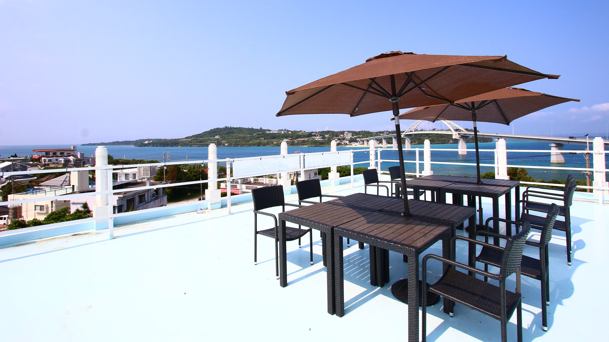 On the rooftop, you can enjoy the Okinawan breeze while overlooking the surrounding scenery. You can also enjoy a BBQ in the evening.