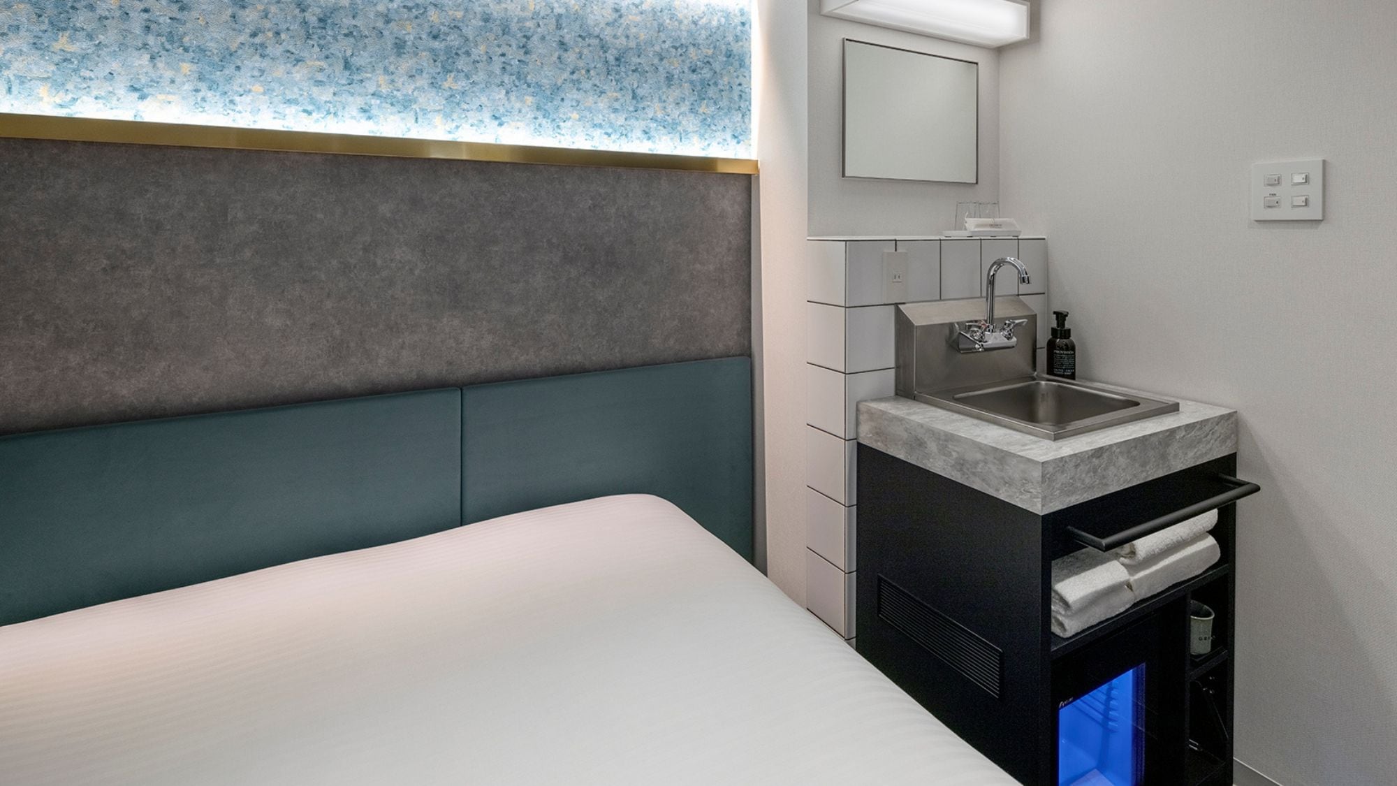 Double Room (Shared Bathroom)