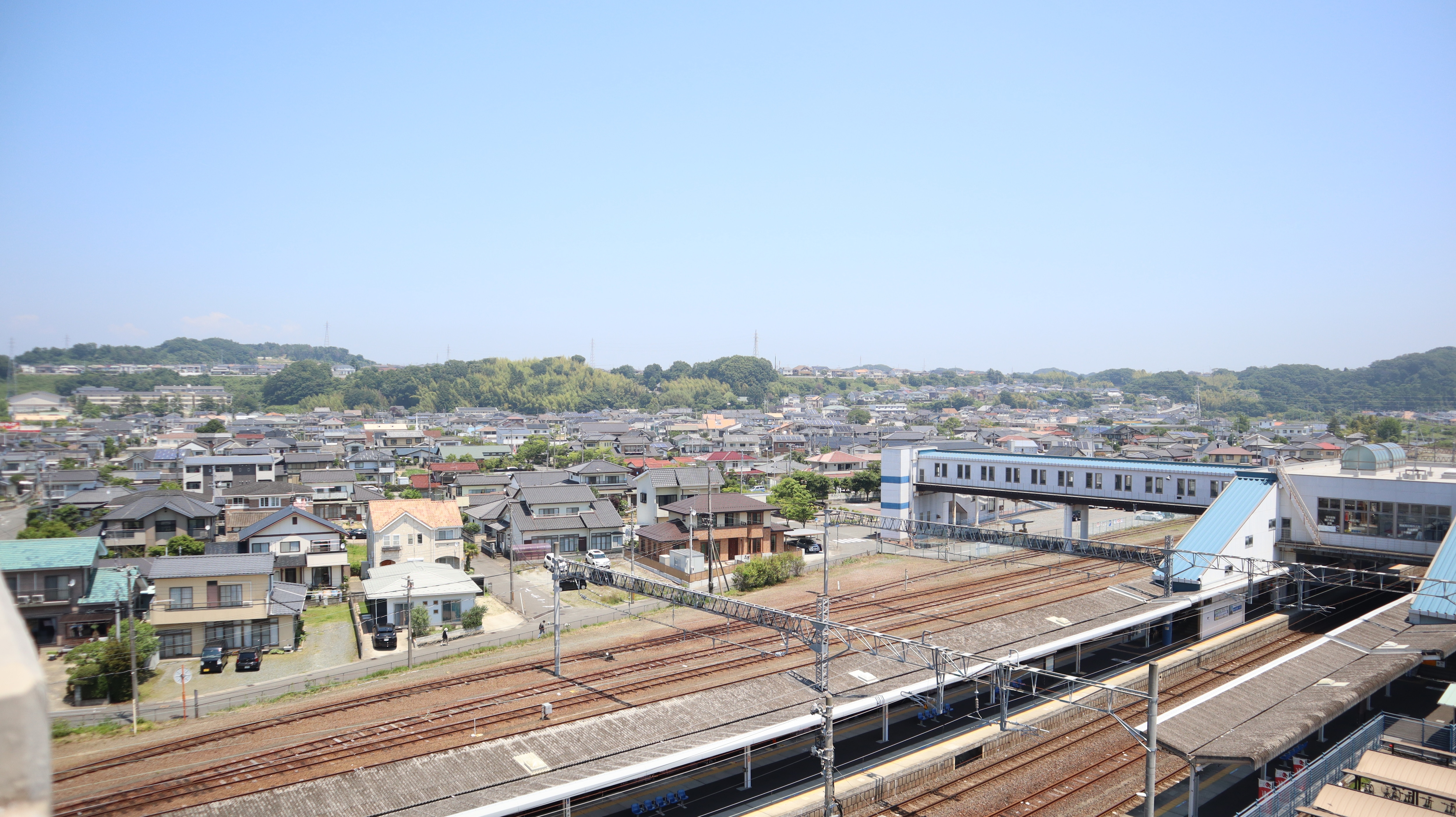 โรงแรมอยู่ห่างจากสถานี JR อิซุมิโดยเดิน 2 นาที