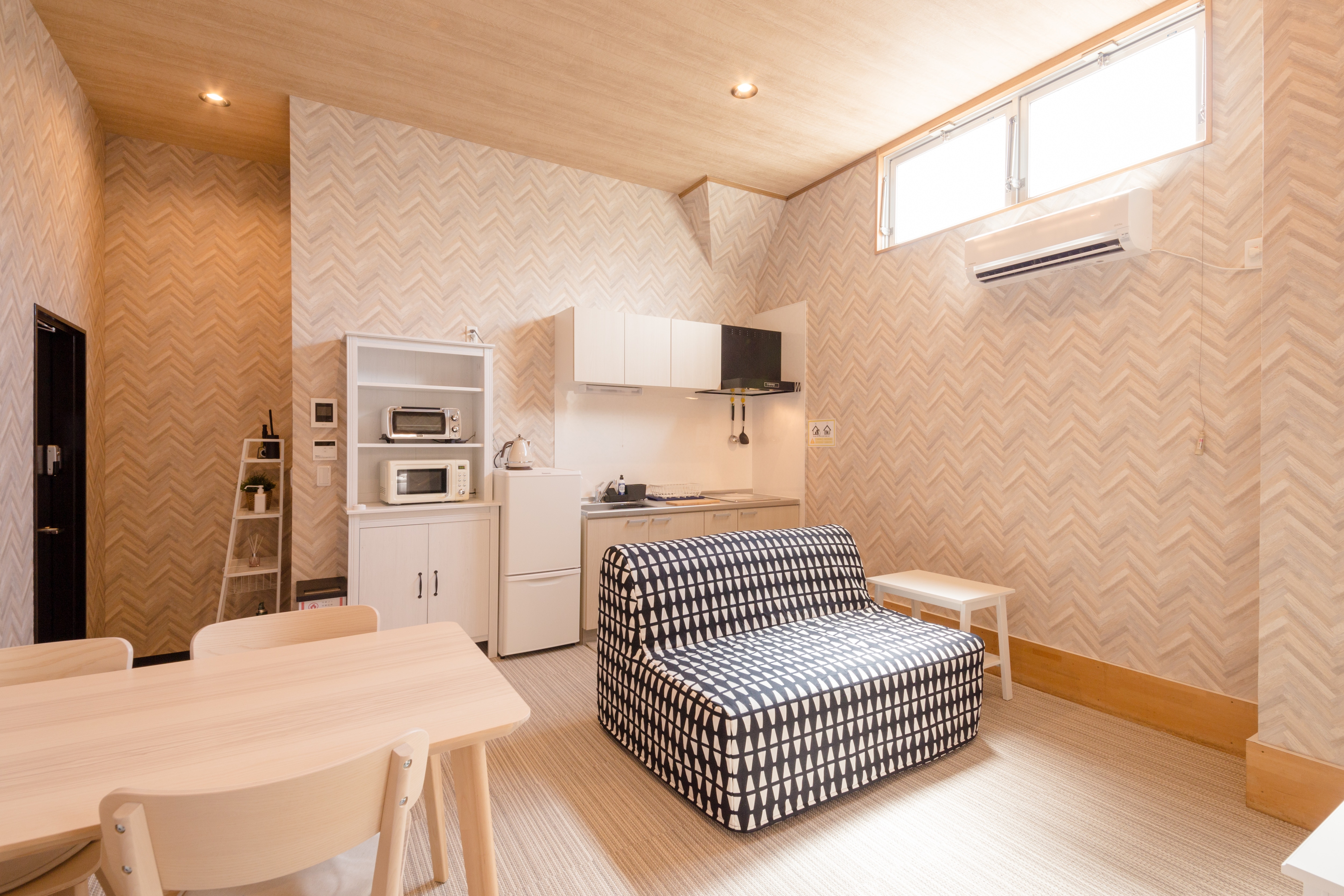 MIY1 Living room-3