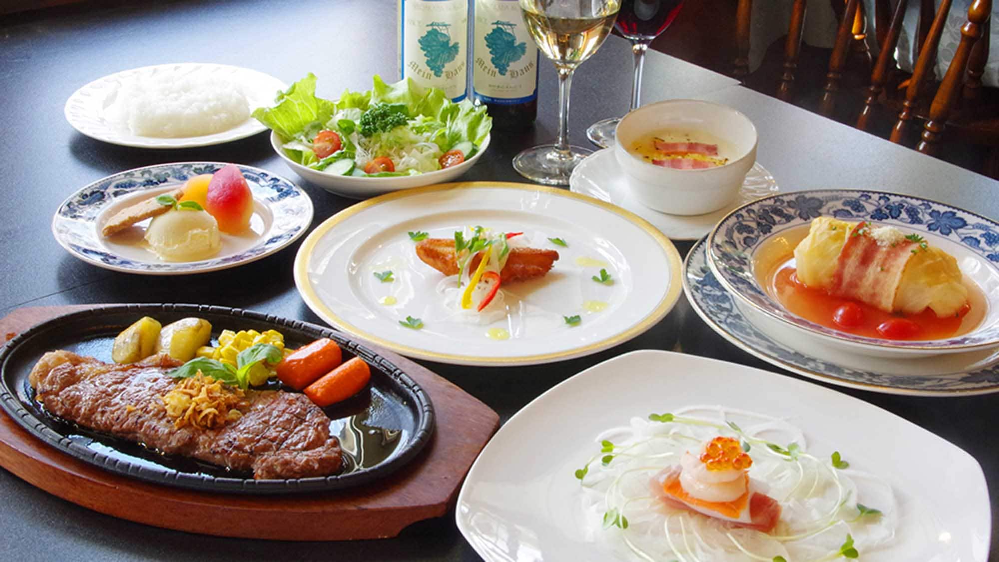 ・ We offer creative dishes using seasonal ingredients.