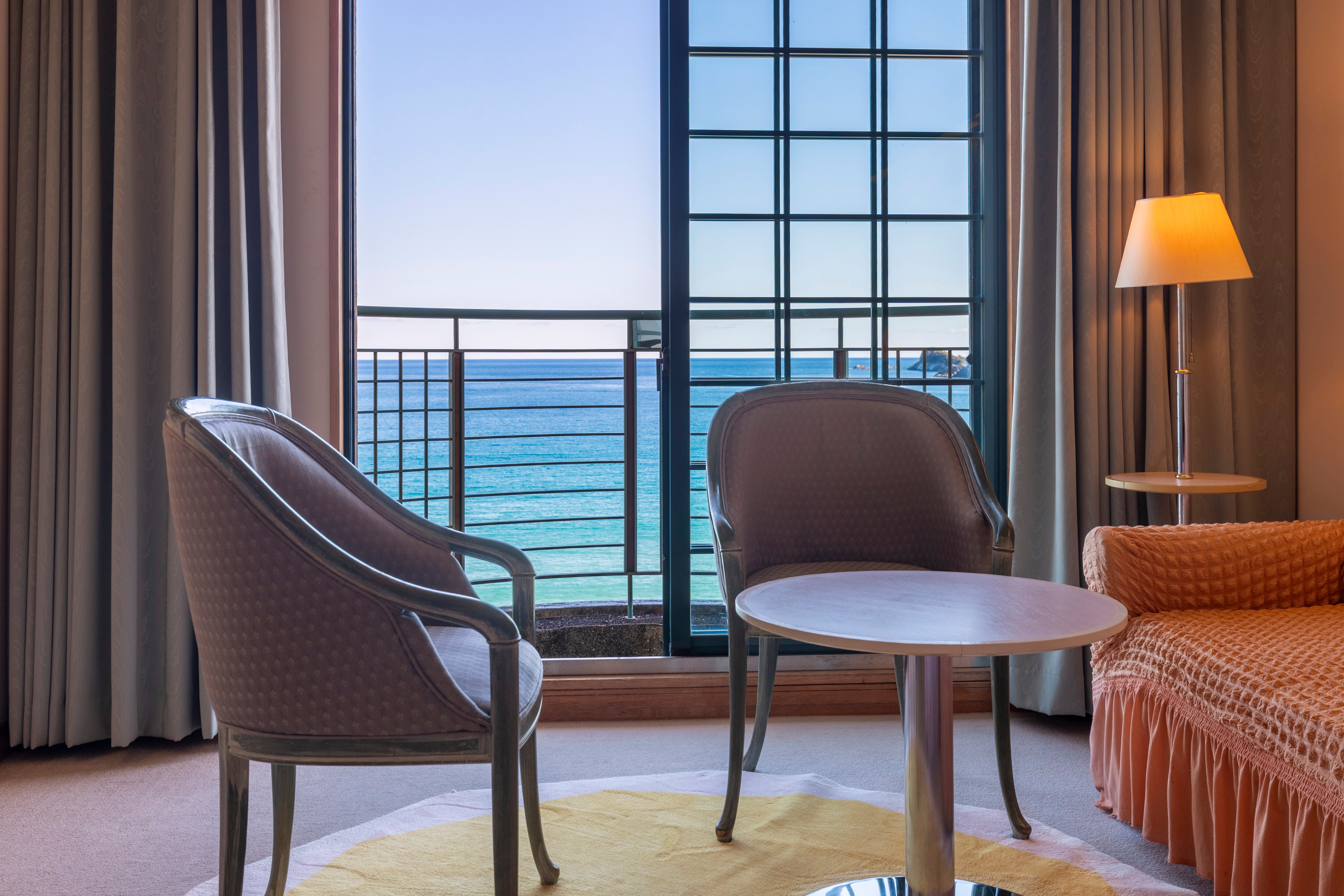 Western-style room [34 m2] A room with a view of the Pacific Ocean right in front of you