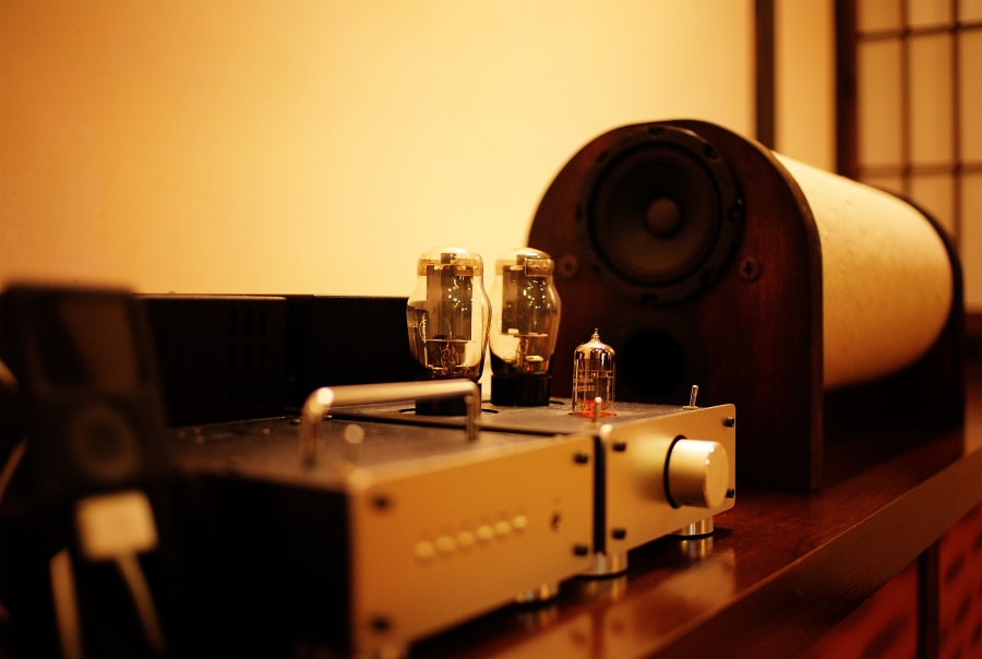 Speaker & amplifier buatan tangan lobi