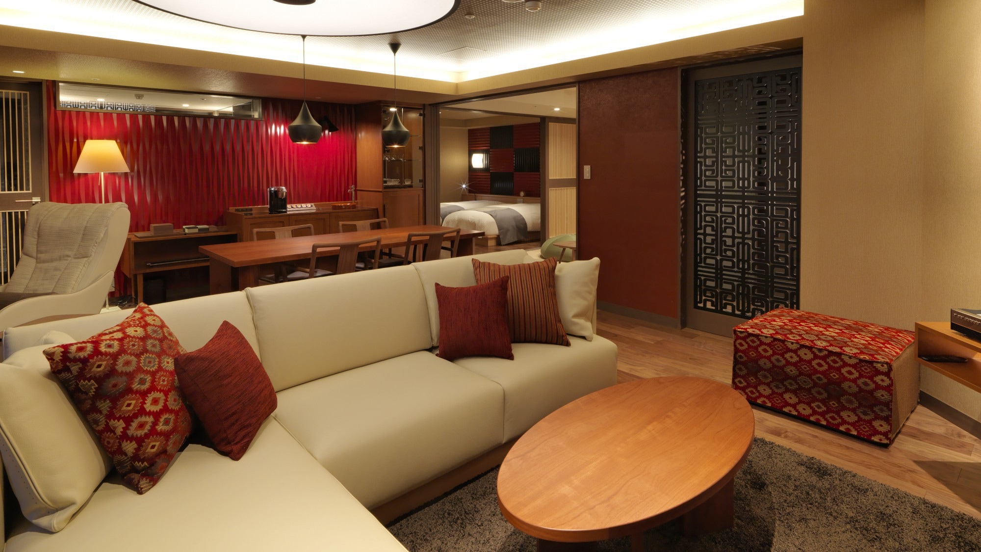 [Annex/Miyabi] Special Japanese-Western room with observation bath/Living room with impressive interior design based on Ainu patterns *Image