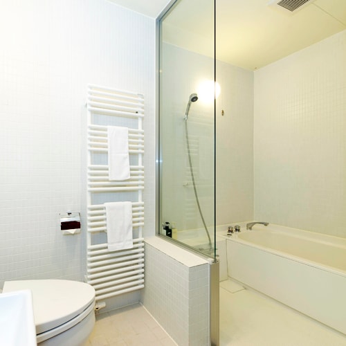*Example of a 3-bedroom premium room/bathroom with bathtub.