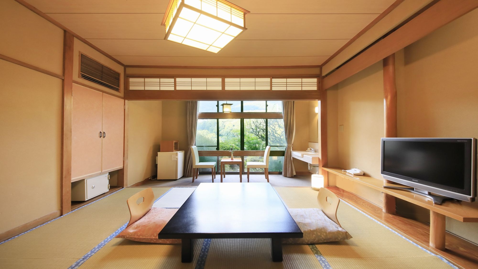 [E] Room for staying without meals No designation