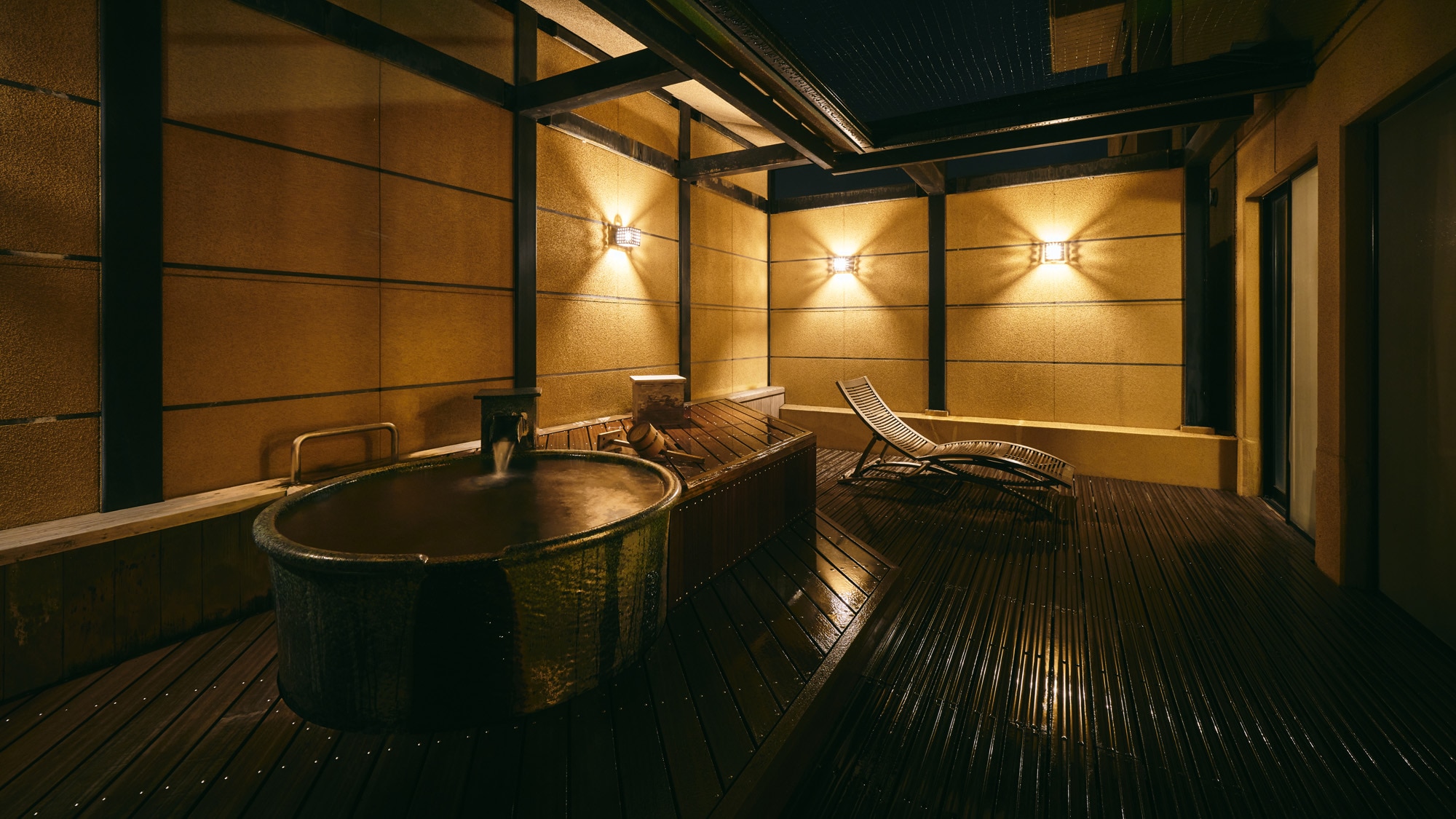[Mizukyoan] Special room: Shigaraki ware open-air bath