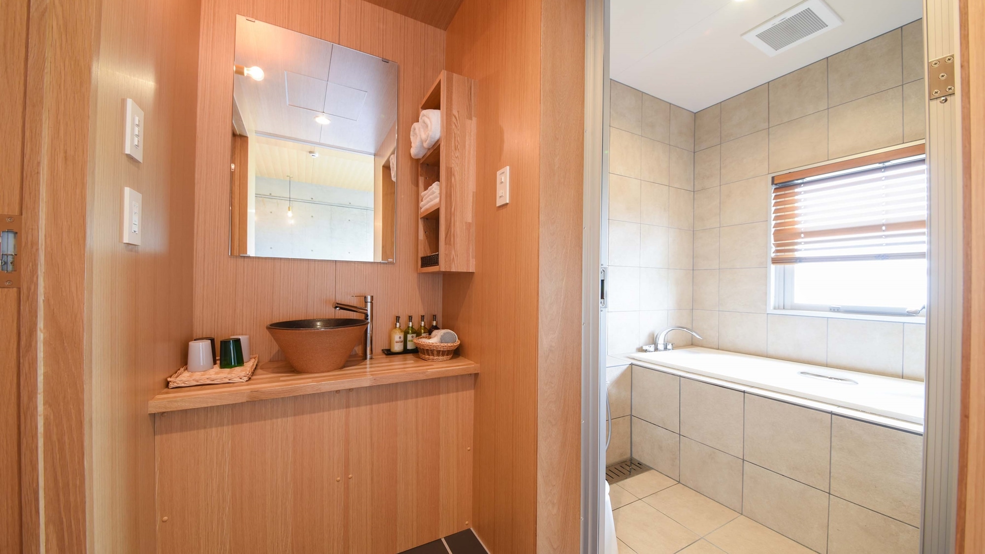 * [Example of building (new building nest semi-suite)] Hotel type double room recommended for couples and couples