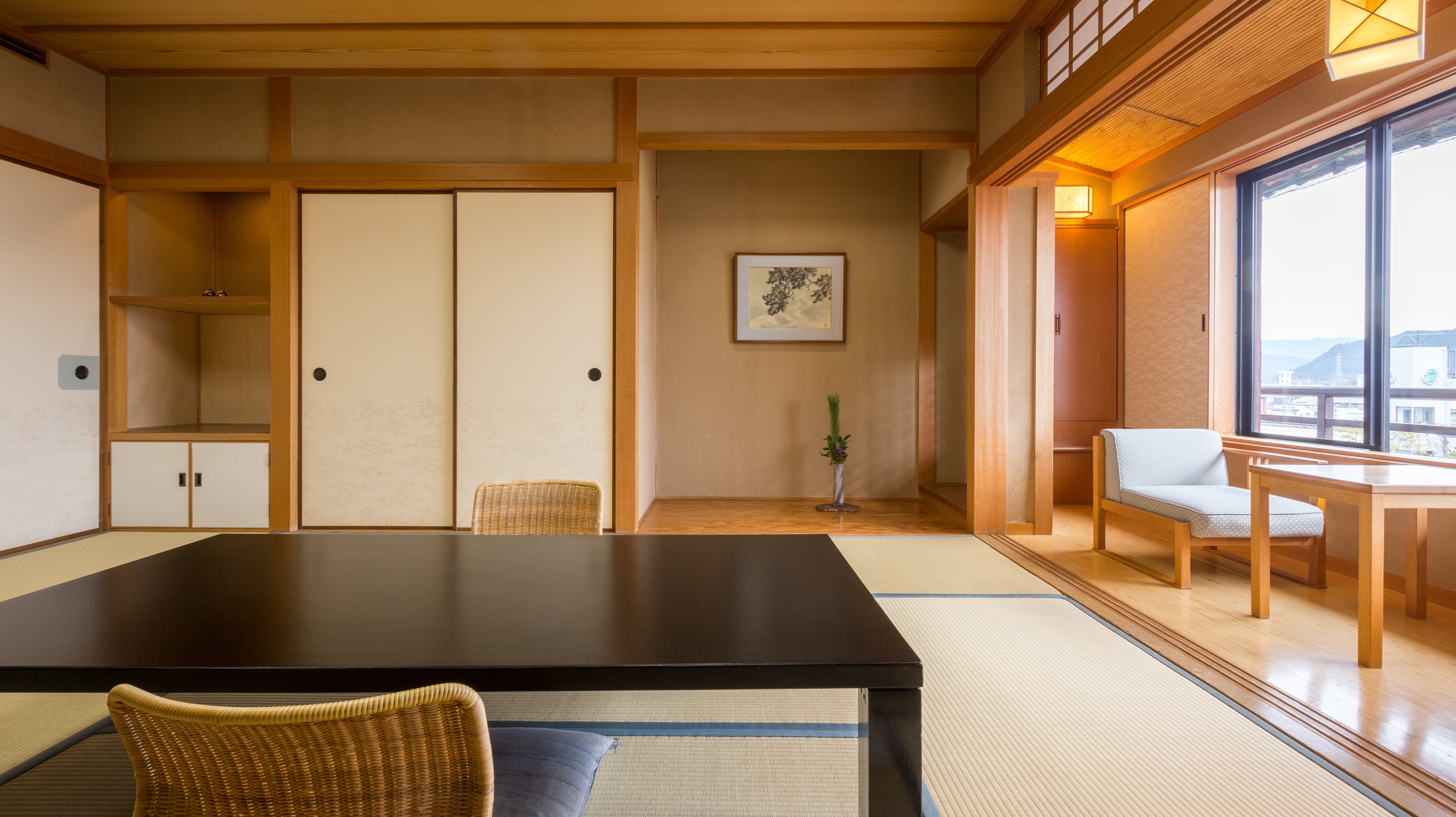 [Annex] Japanese-style room 10 tatami mats <Purely Japanese appearance>