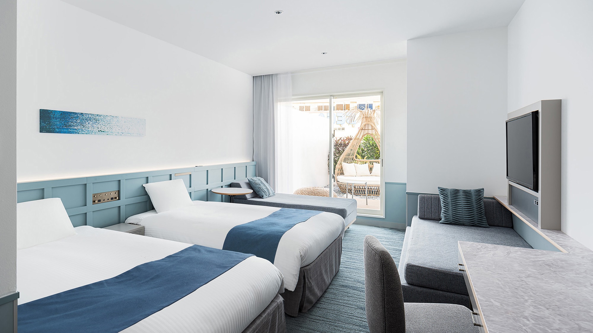 主楼：高级花园房：30平方米，带宽敞的花园阳台