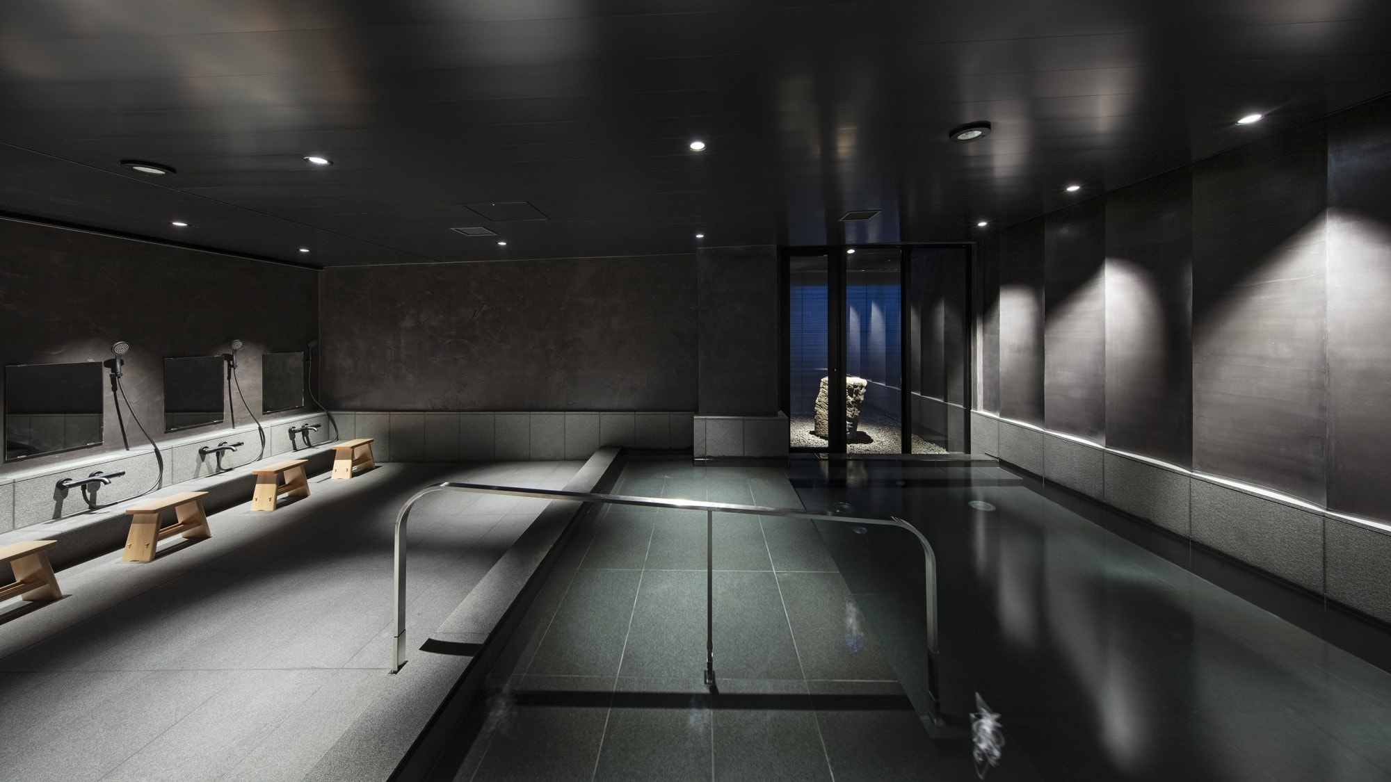 tou's proud large communal bath
