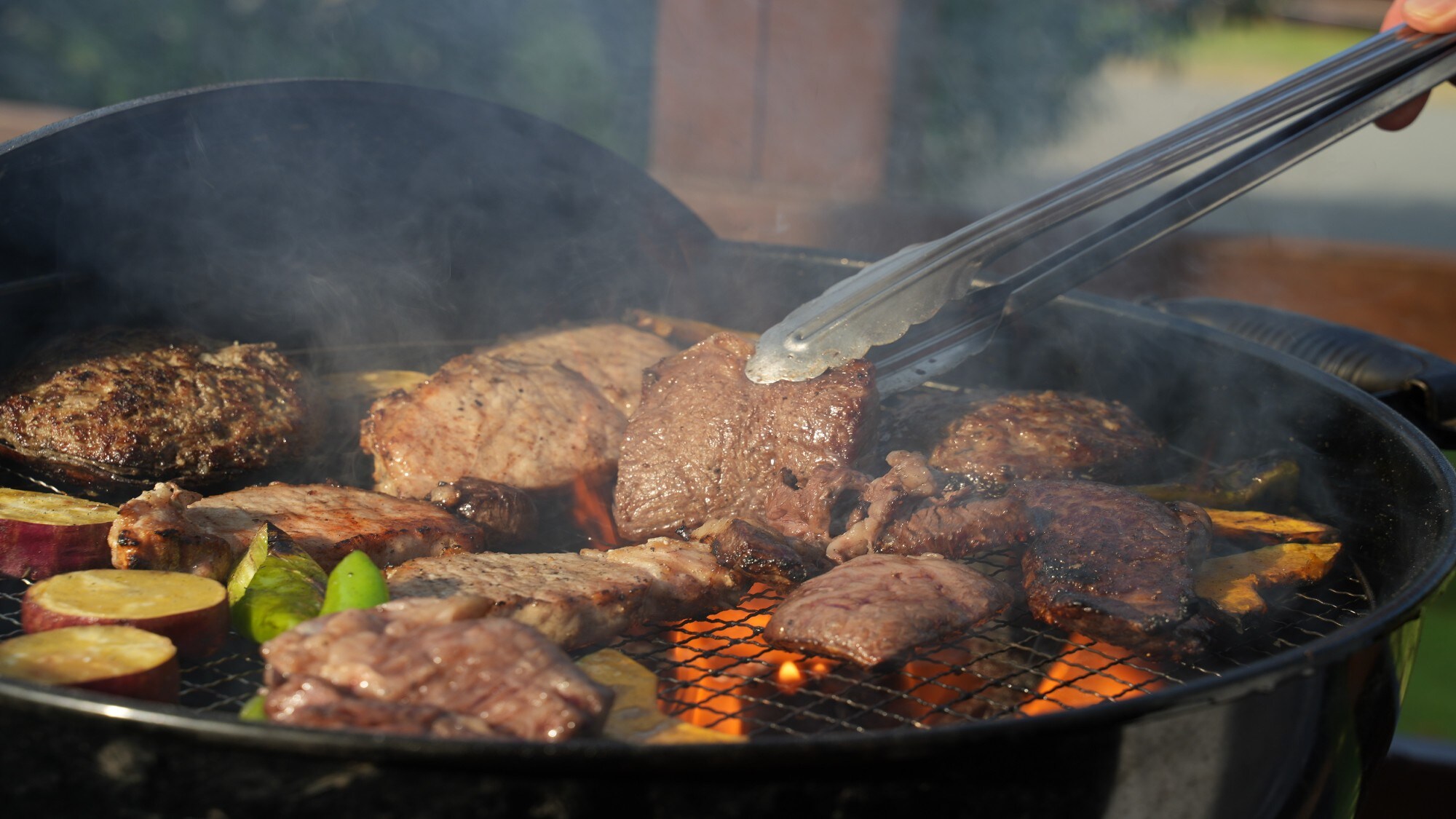 [Menu BBQ *Hình ảnh] Chờ đồ ăn chín là một phần thú vị ♪ Tận hưởng khoảnh khắc thơm ngon của món ăn mới nướng.
