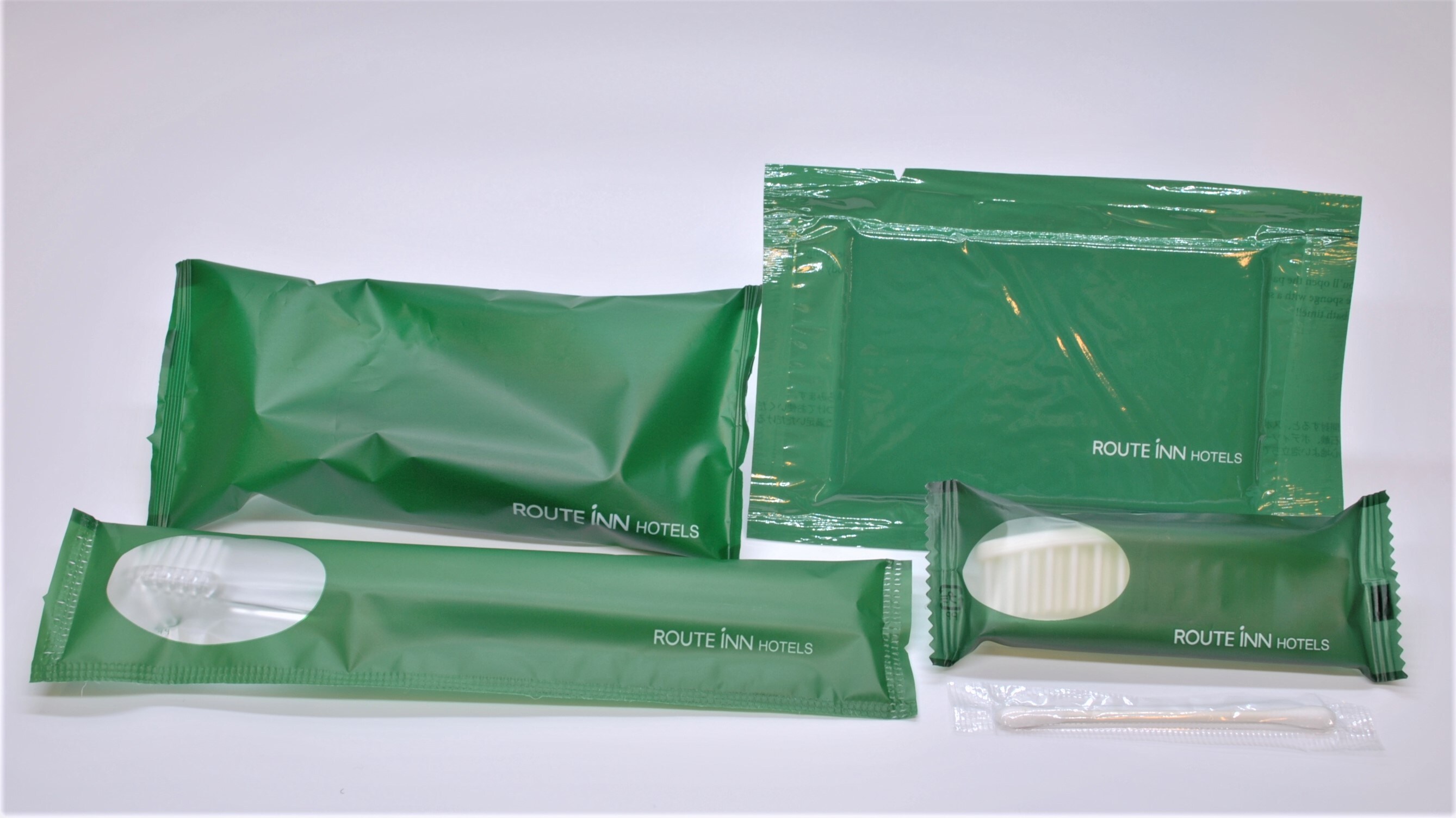 ● Unit bath amenities (toothbrush, razor, body sponge, hairbrush, cotton swab)