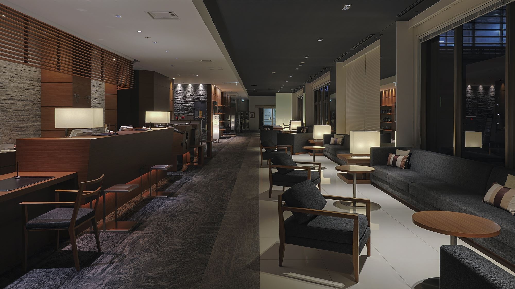[Front Lobby] A calm front lobby welcomes you.
