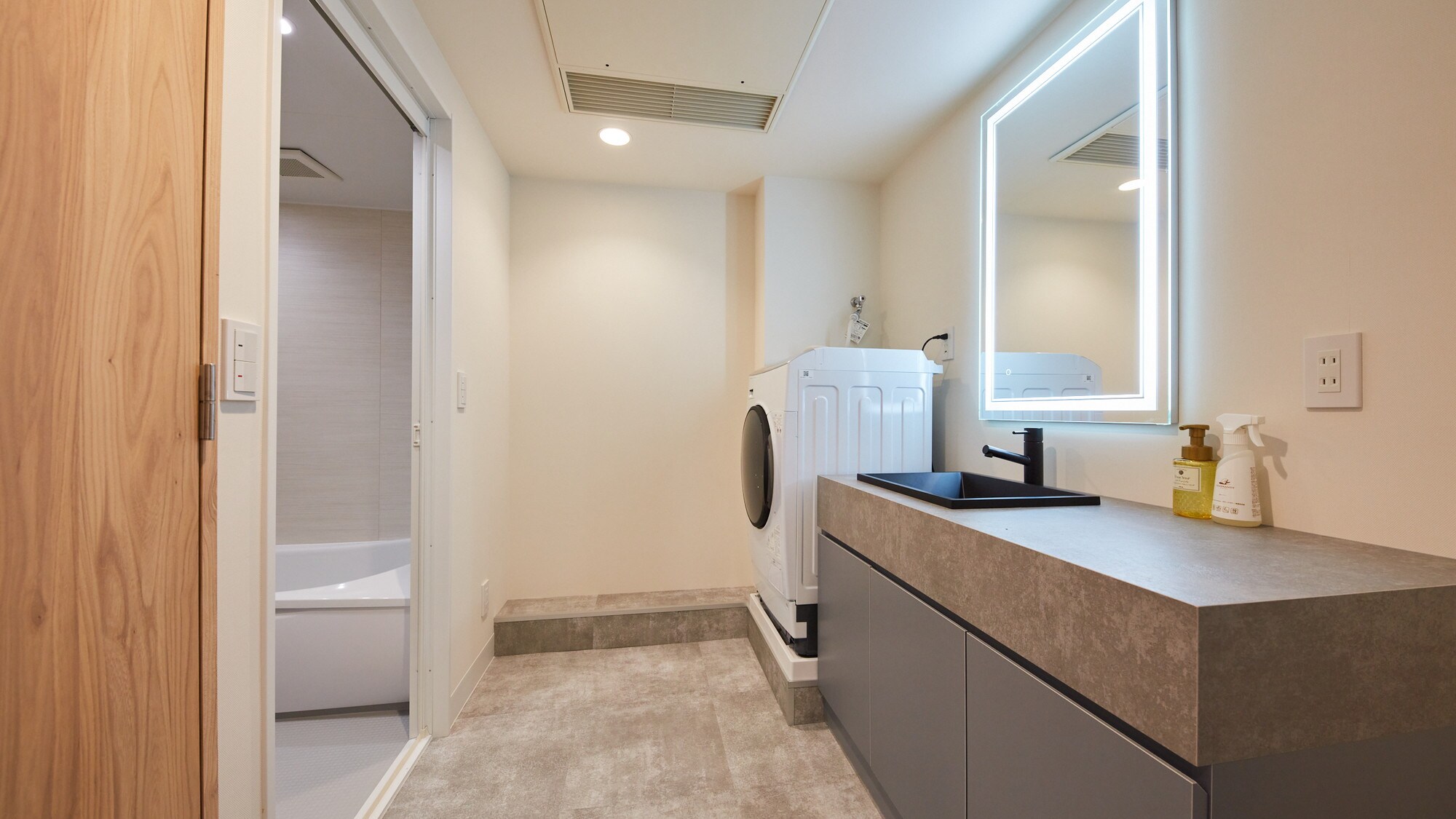 Family Life Plus (33.6㎡, bed width 120cm, kitchen, washing machine included)