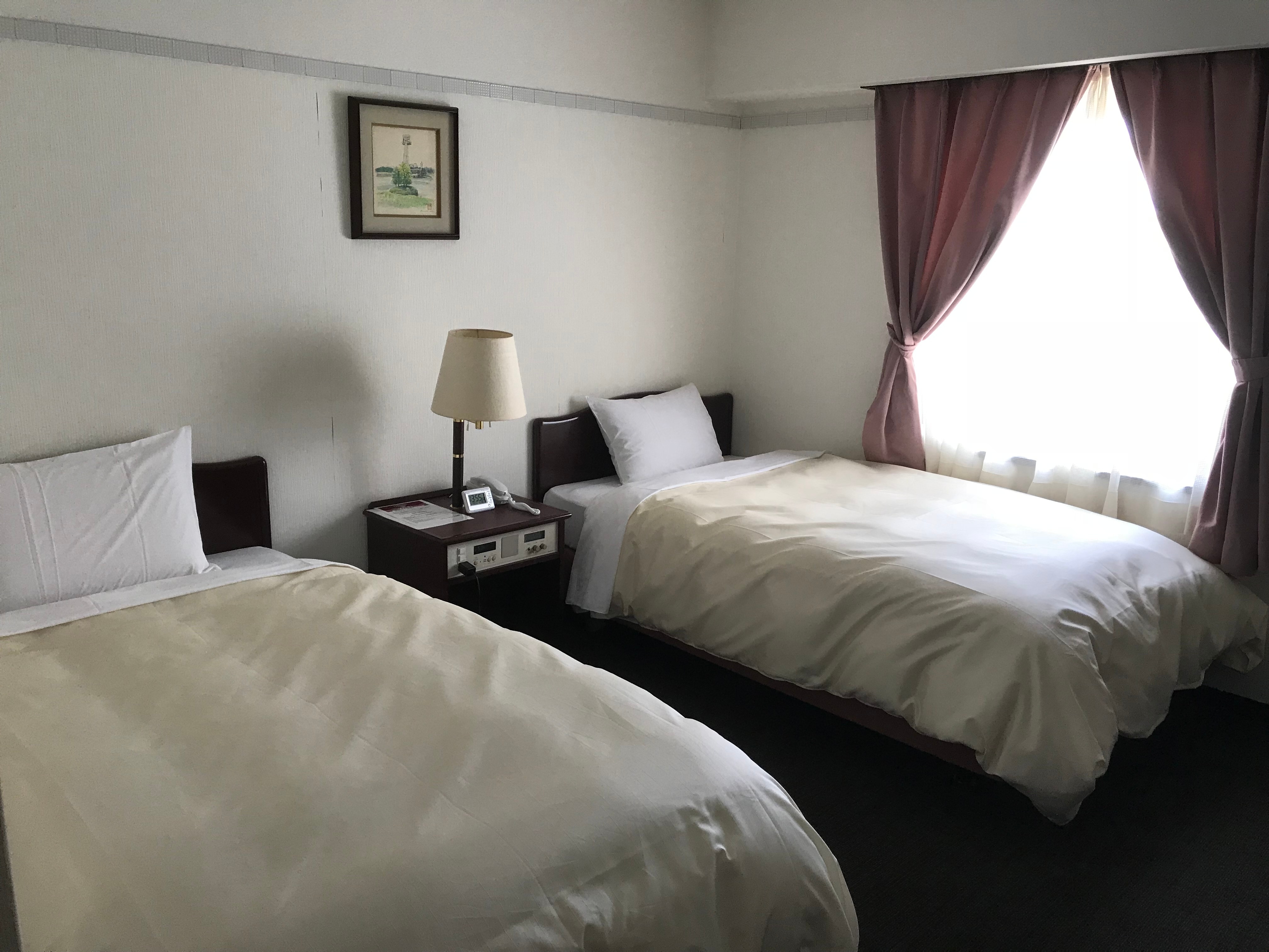 Twin room ☆ Bed width 115cm / 20 square meters ☆ A spacious room that is also popular as a family room ♪