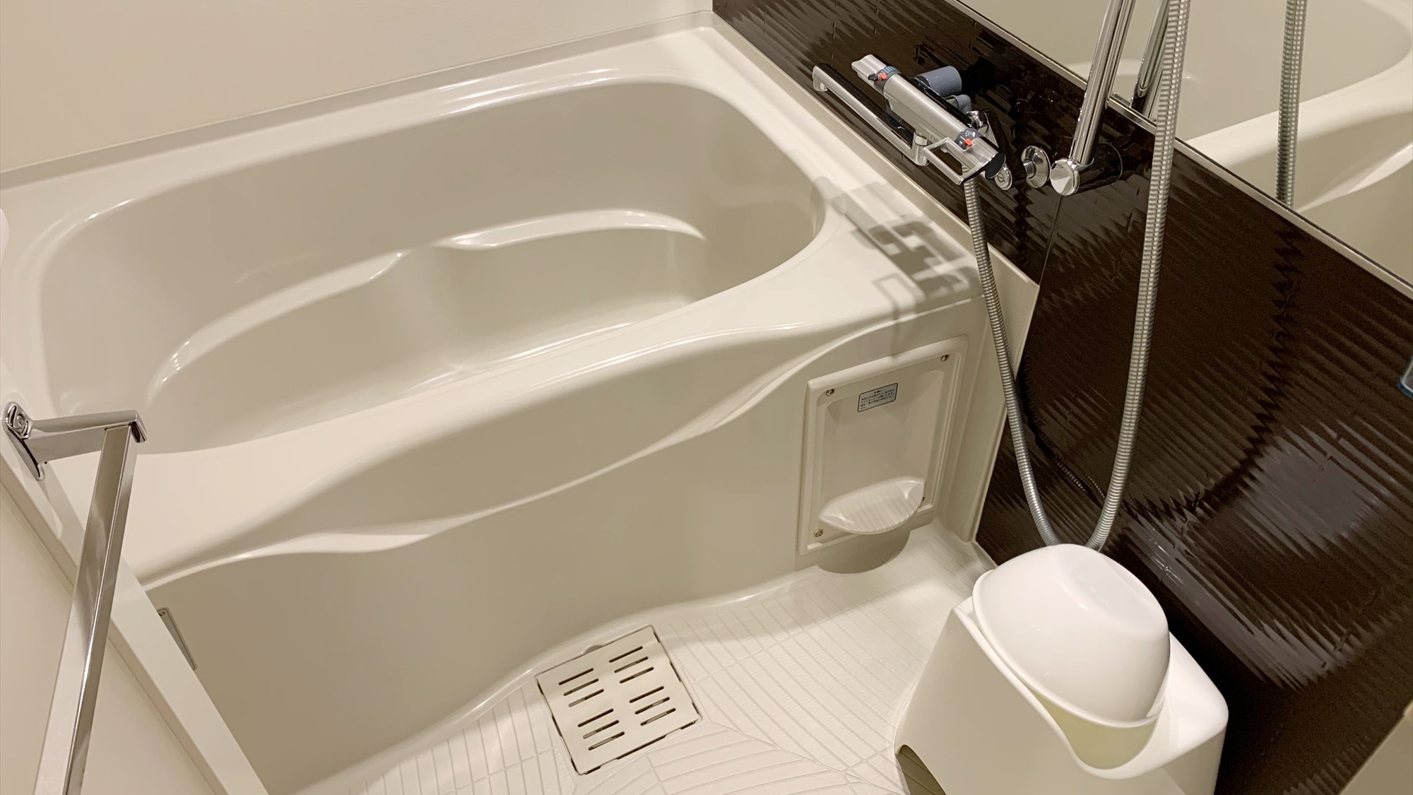 [Bathroom] Comfortable hotel stay with separate bath and toilet in all rooms ♪