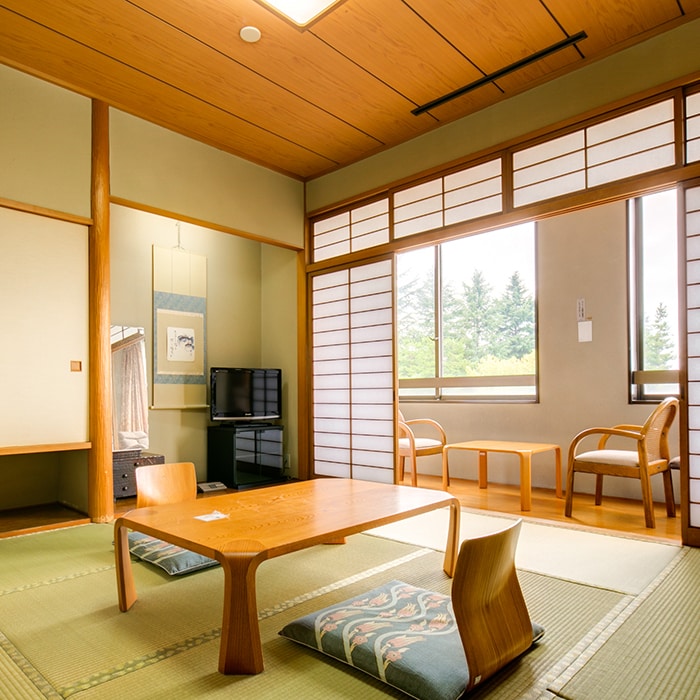 Japanese-style room (8 tatami mats)