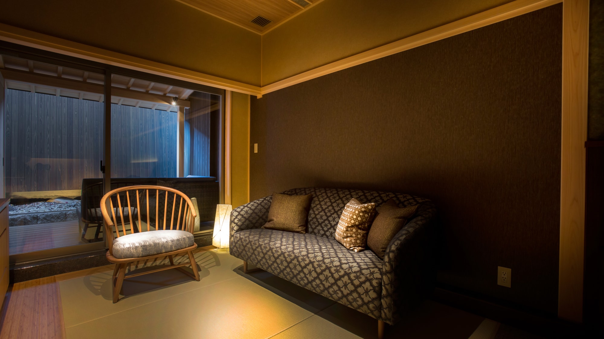 Japanese-style twin C with open-air bath terrace and courtyard