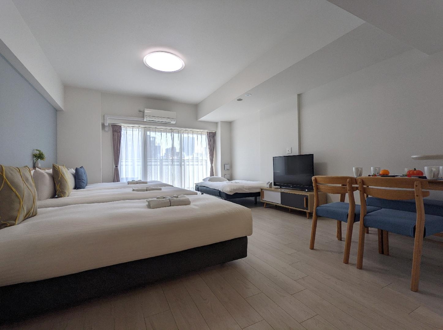 1 double bed, 2 single beds, 1 sofa bed/43~46 sq.m.