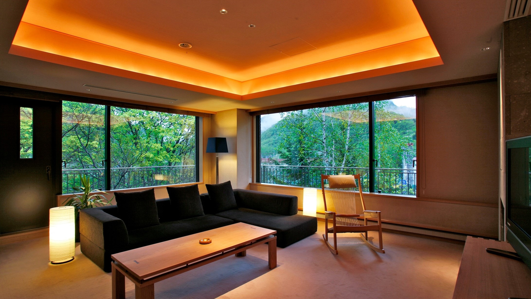 [Phòng suite 10m2/phòng khách]