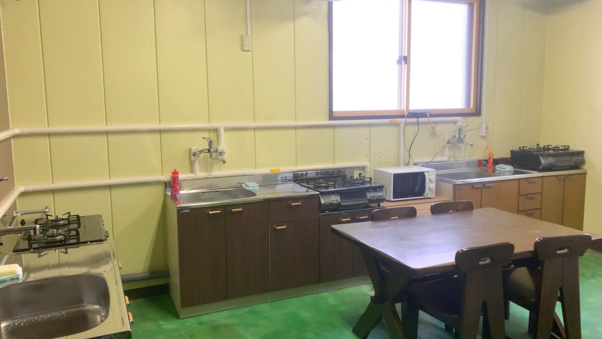 ห้องครัวในกระท่อมสามชั้น