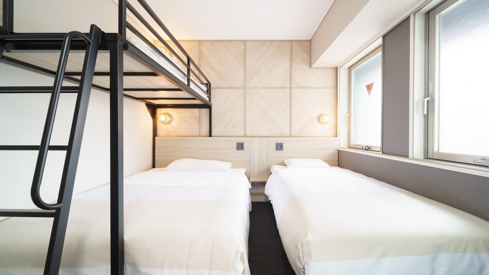 Up to 4 people can stay (including infants)