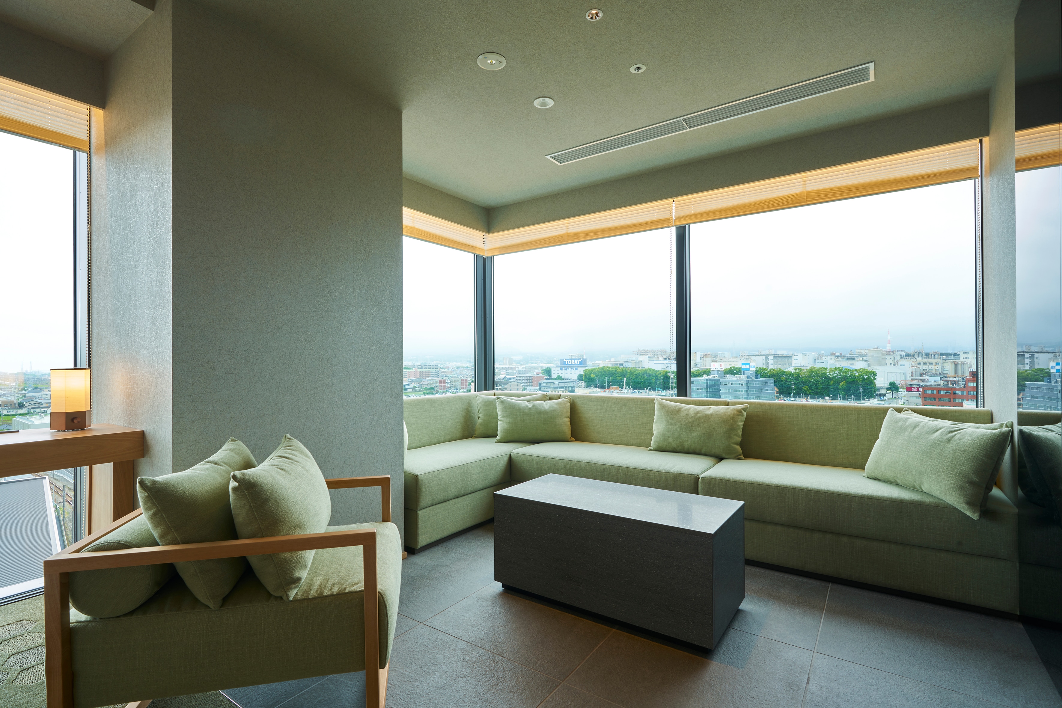 Deluxe Corner Twin (window sofa)