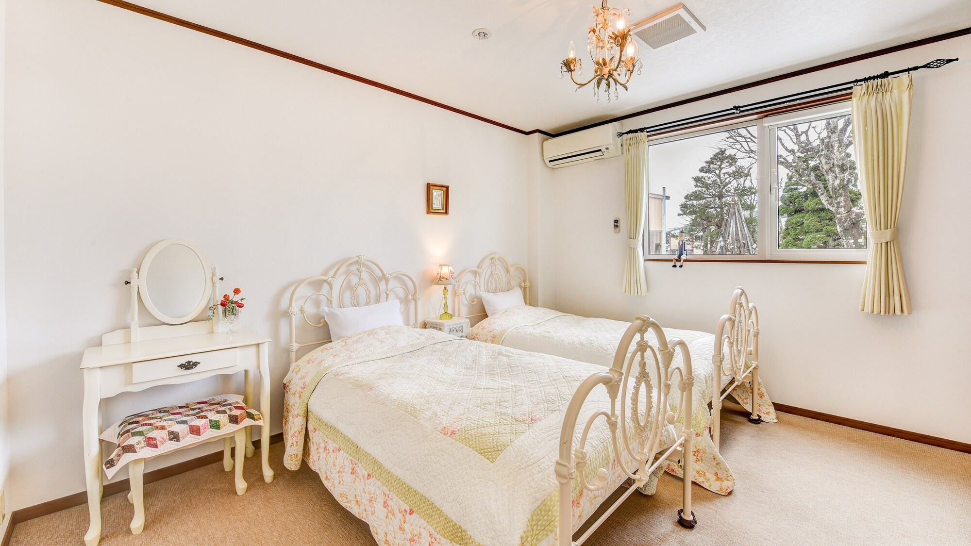 * [Twin example] Single bed & times; 2 rooms. You can stay comfortably.
