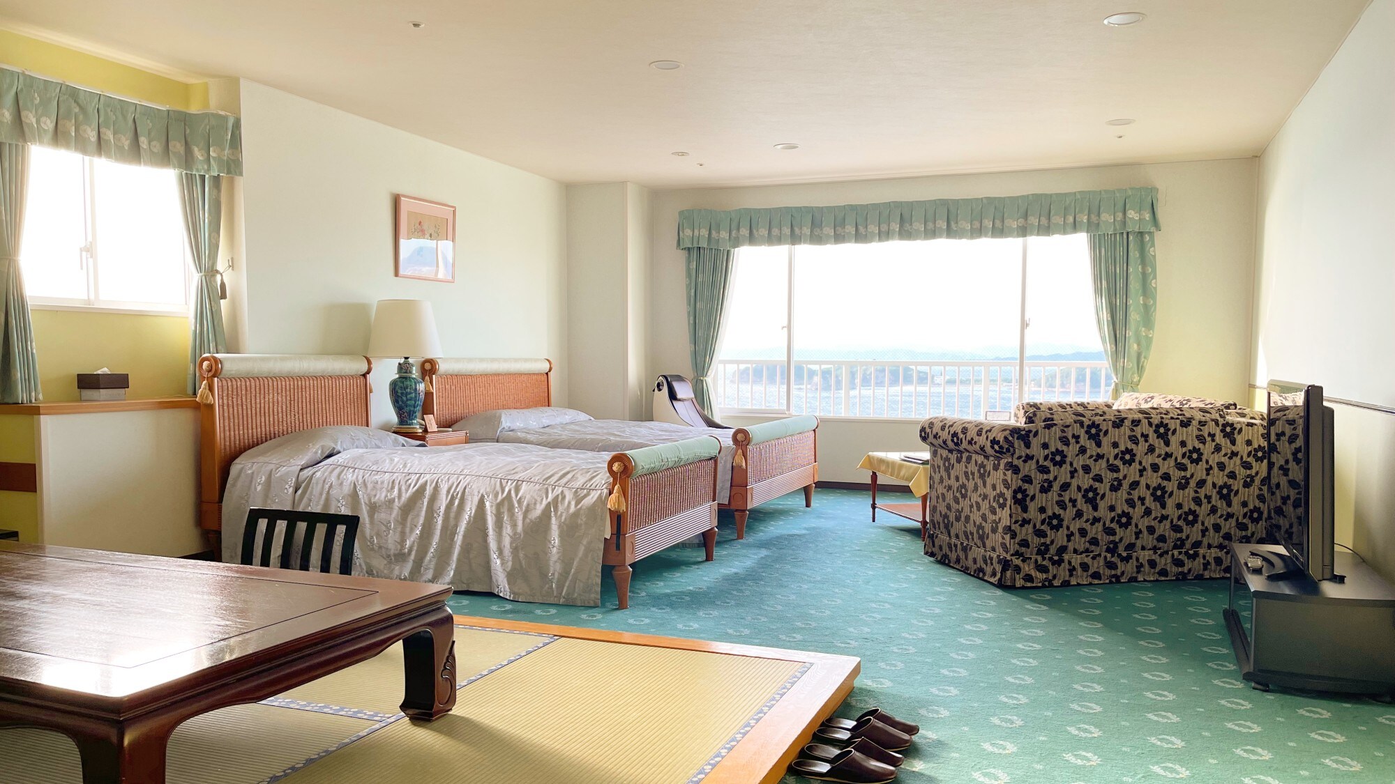 Image of Japanese-Western style room on the top floor