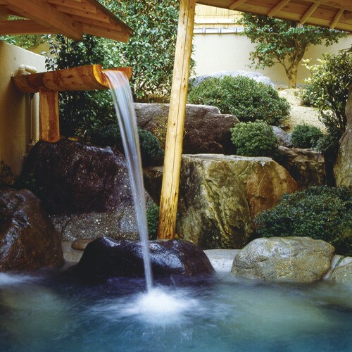 * Open-air bath (Yuguchi)