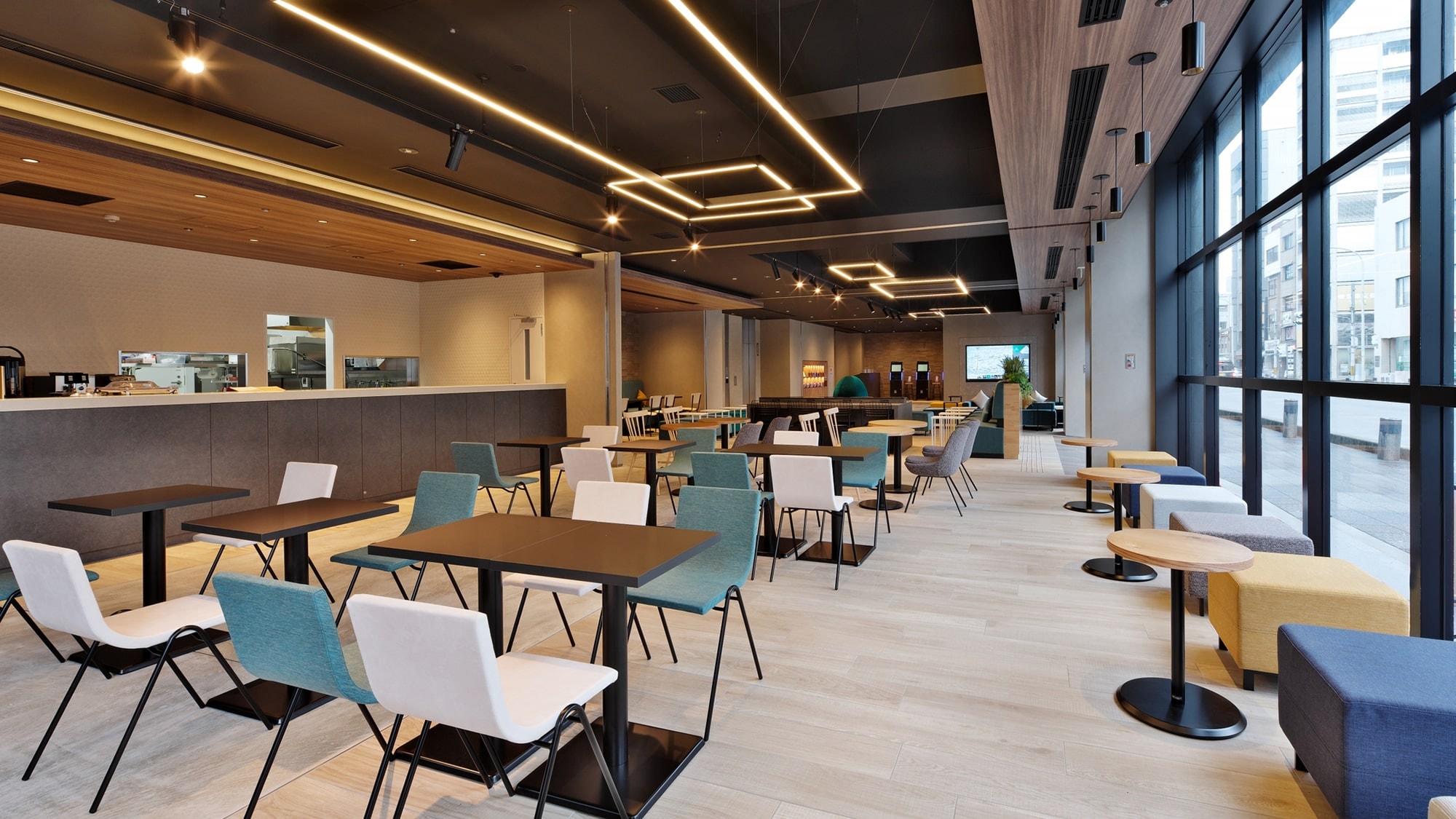 レストラン「PARiS&CANDY」