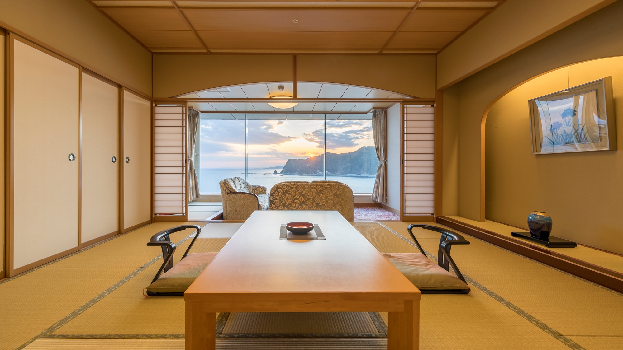 *[Kagetsutei Special Room] You can relax in a spacious space.