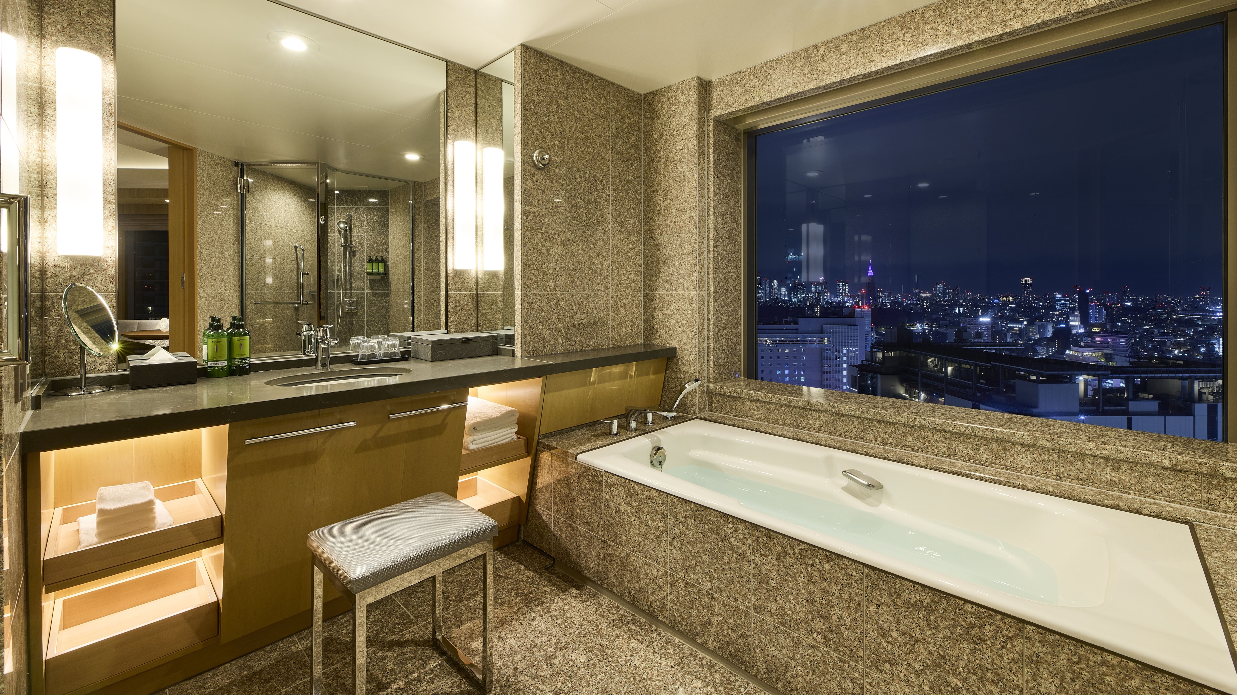 ห้องน้ำสะดวกสบาย ดีลักซ์ ทวิน