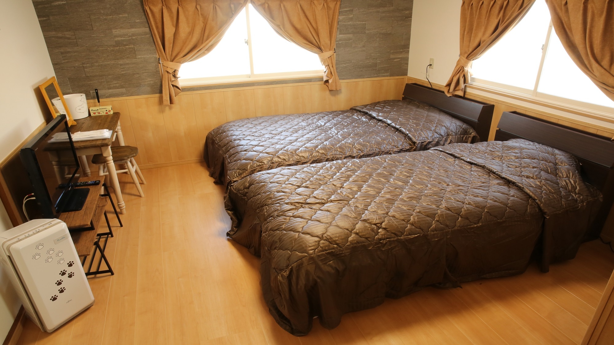 Dog room 2000