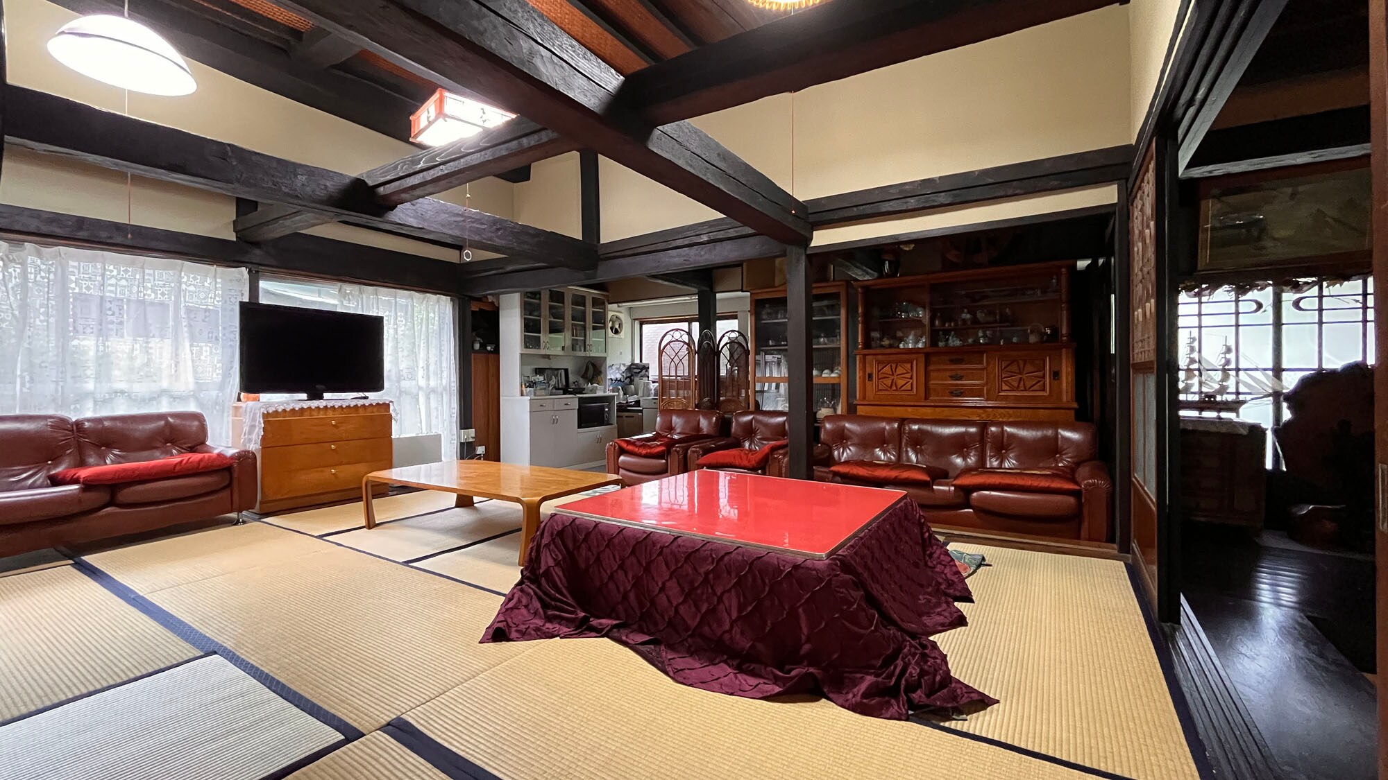 *[Old folk house building] Guest rooms