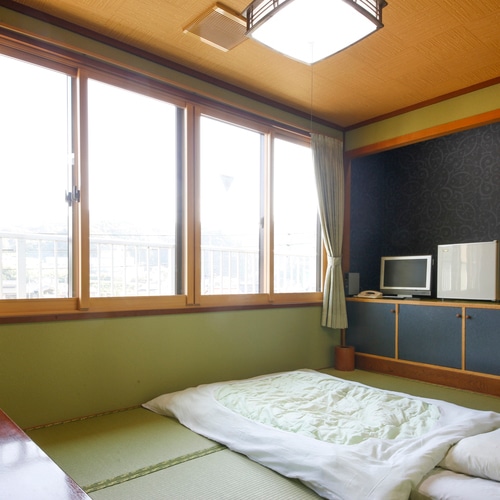 Tatami rooms are available for single guests. Japanese-style room (6 tatami mats) / Example