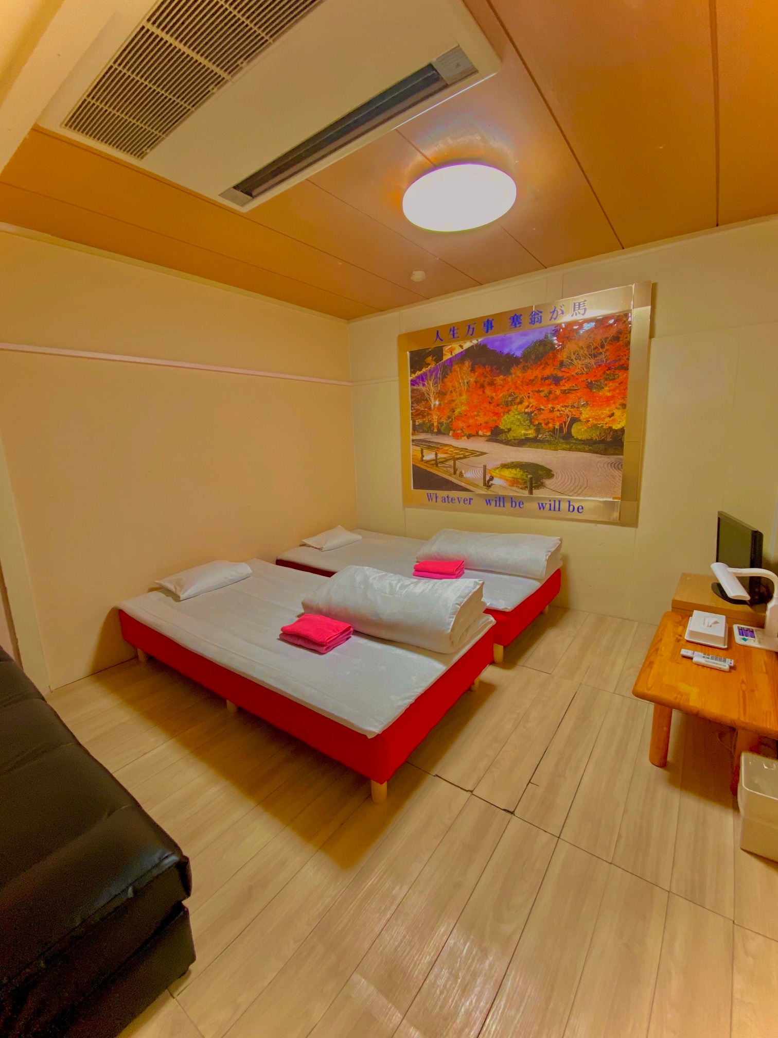 Kamar Twin (contoh)