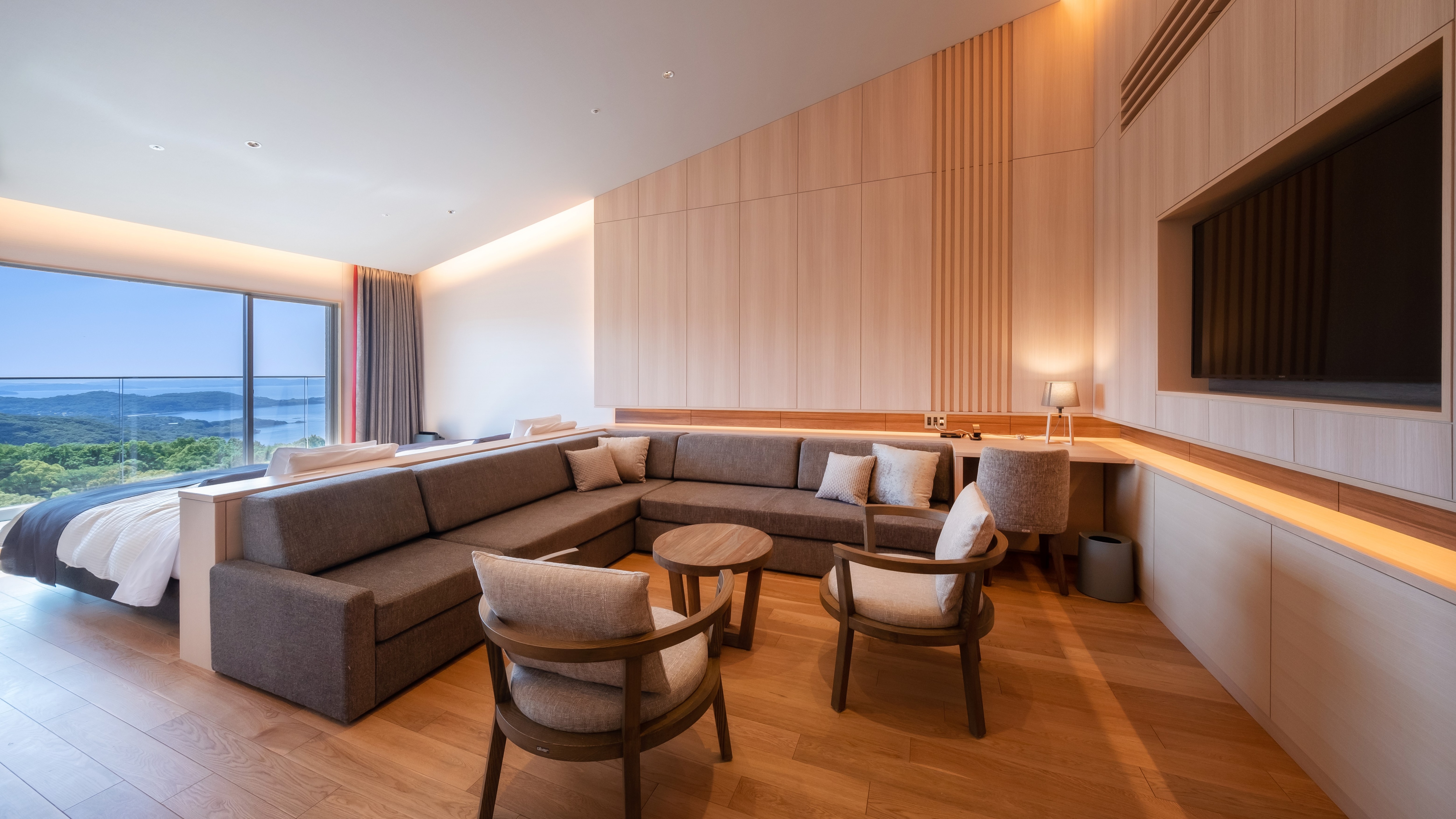 [Executive Floor] Terrace Suite, View Bath, Connected / 96 square meters, Capacity: 4 people