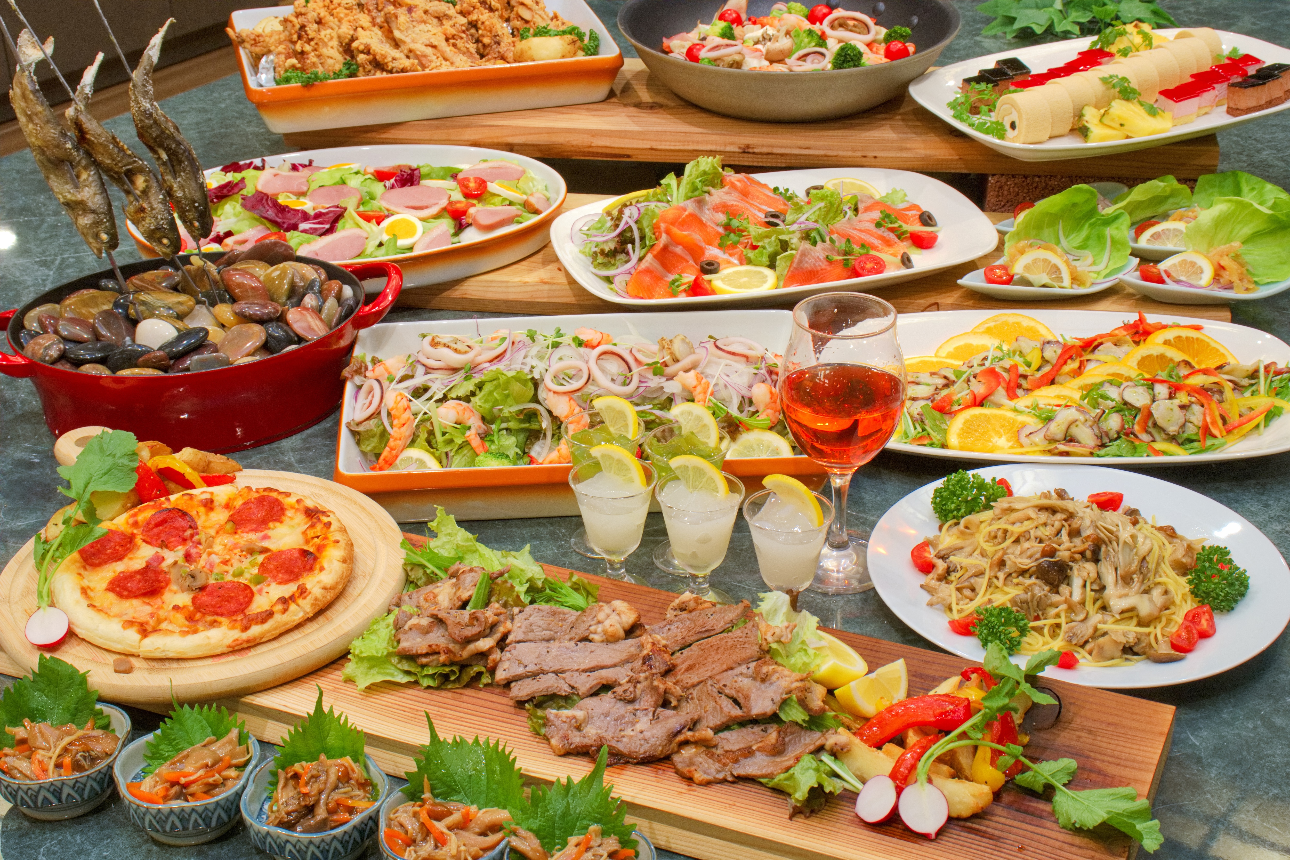 Dinner buffet *Illustration