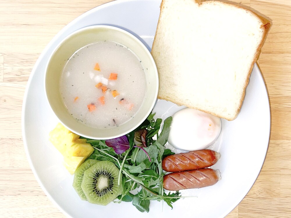 Western-style breakfast example