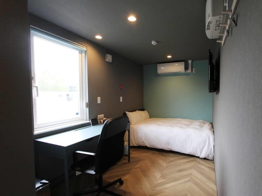 Semi-double room