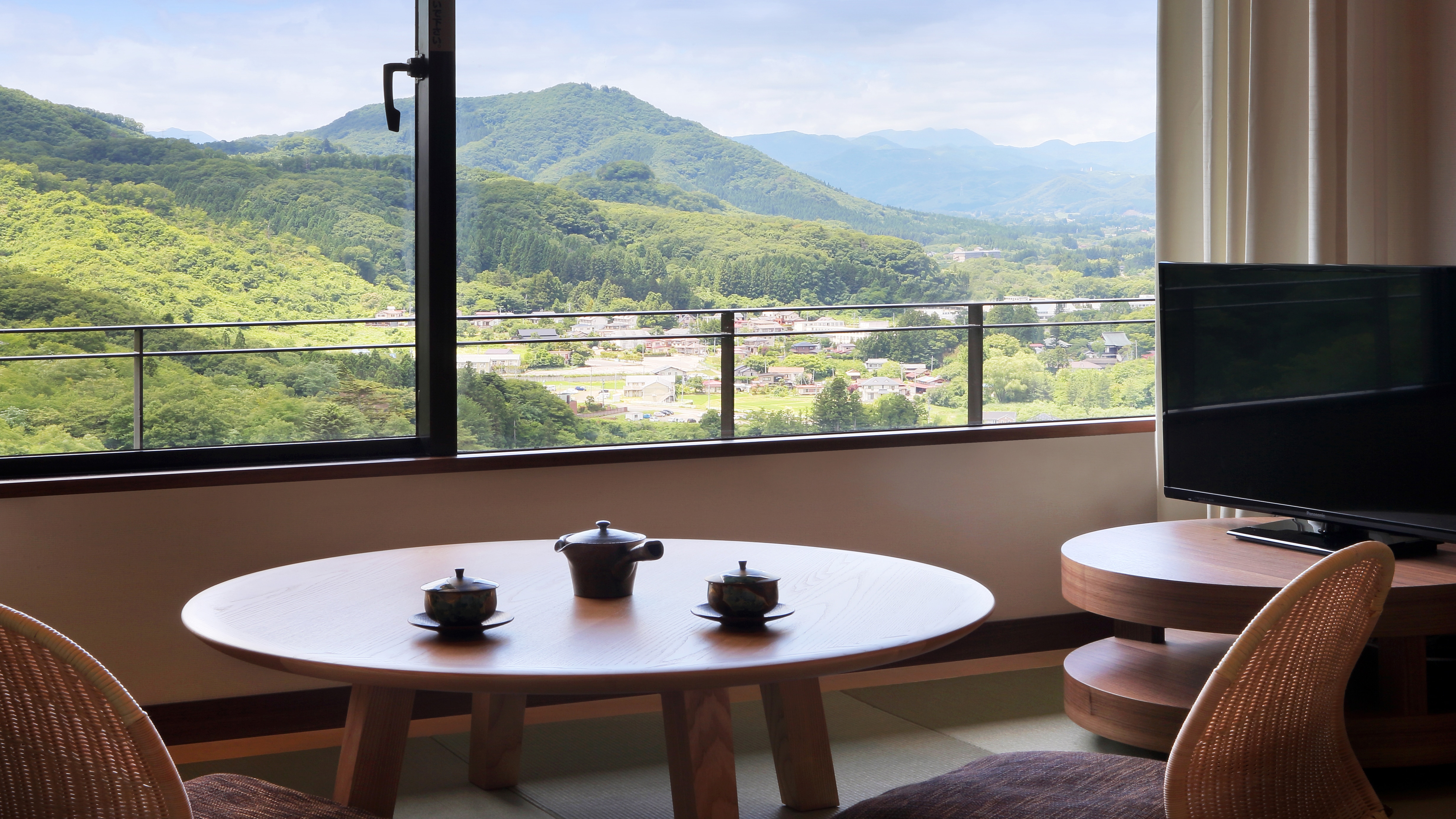 Japanese modern suite "Moonbow"