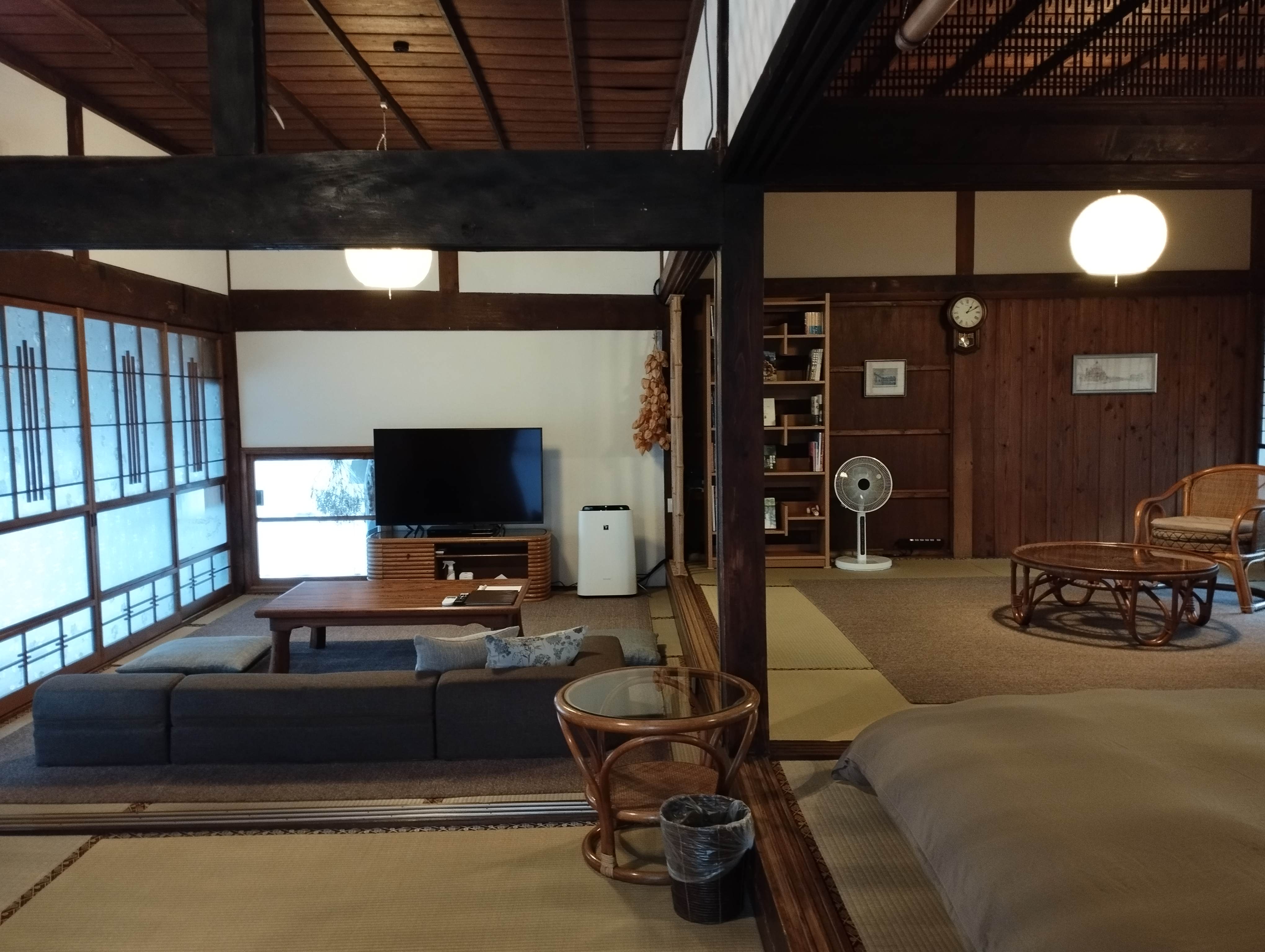 Traditional Japanese-style room [living room] at Hashinoya, a traditional Japanese-style house