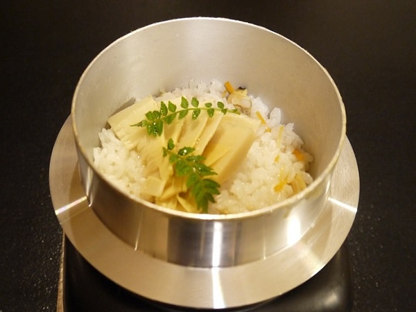 One item that comes with the Asari and bamboo shoot Kamameshi-Reiwa-Katsura Kaiseki course ♪