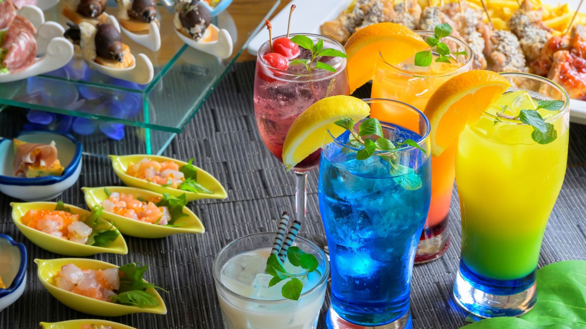 Tsukioka Hotel offers 10 original cocktails inspired by the local area.